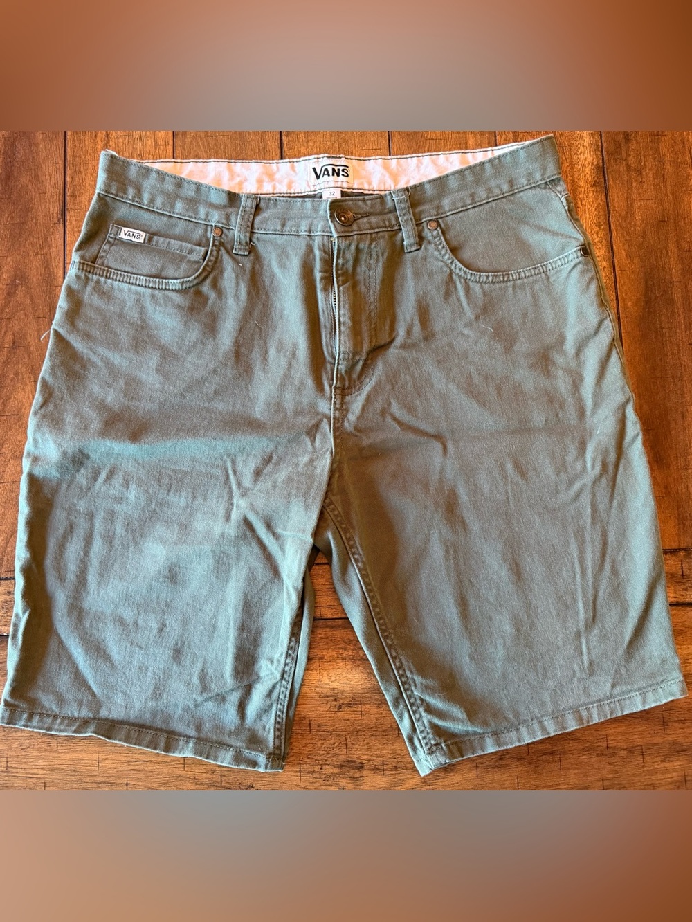 Vans - army green shorts - 20 inch